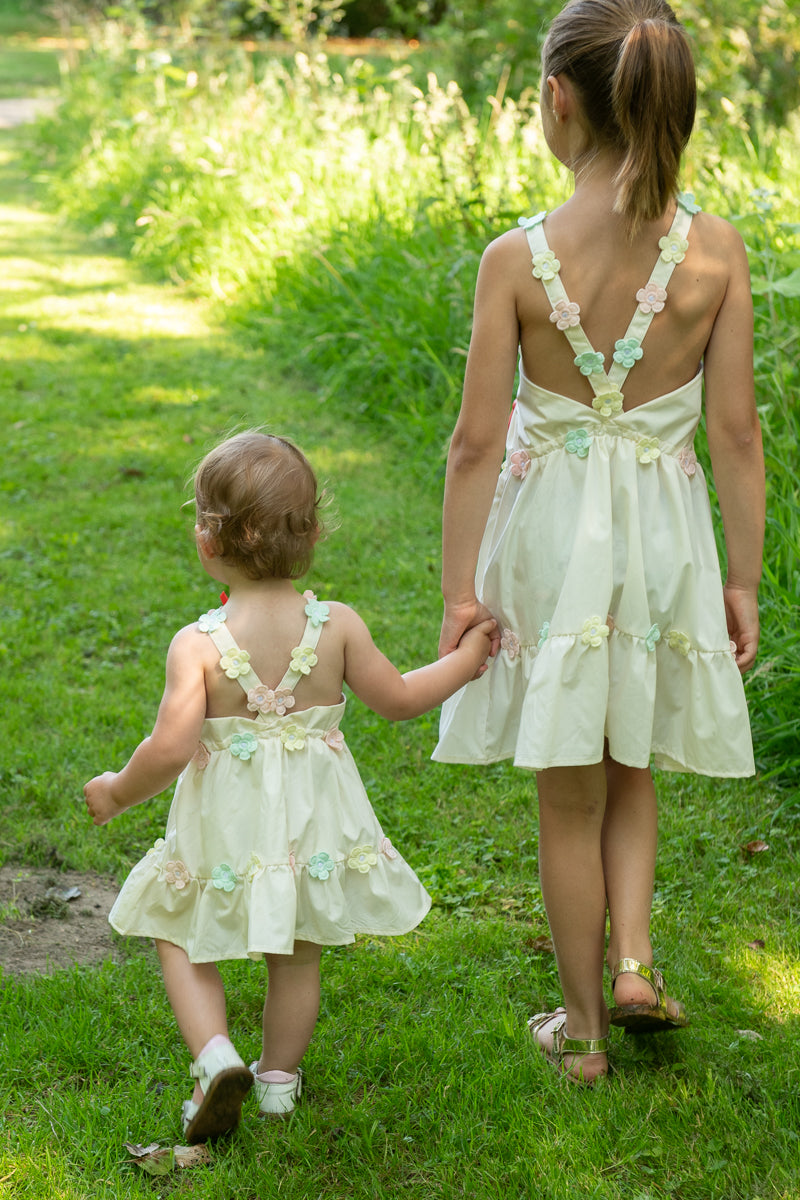 DRESS FLOWERS