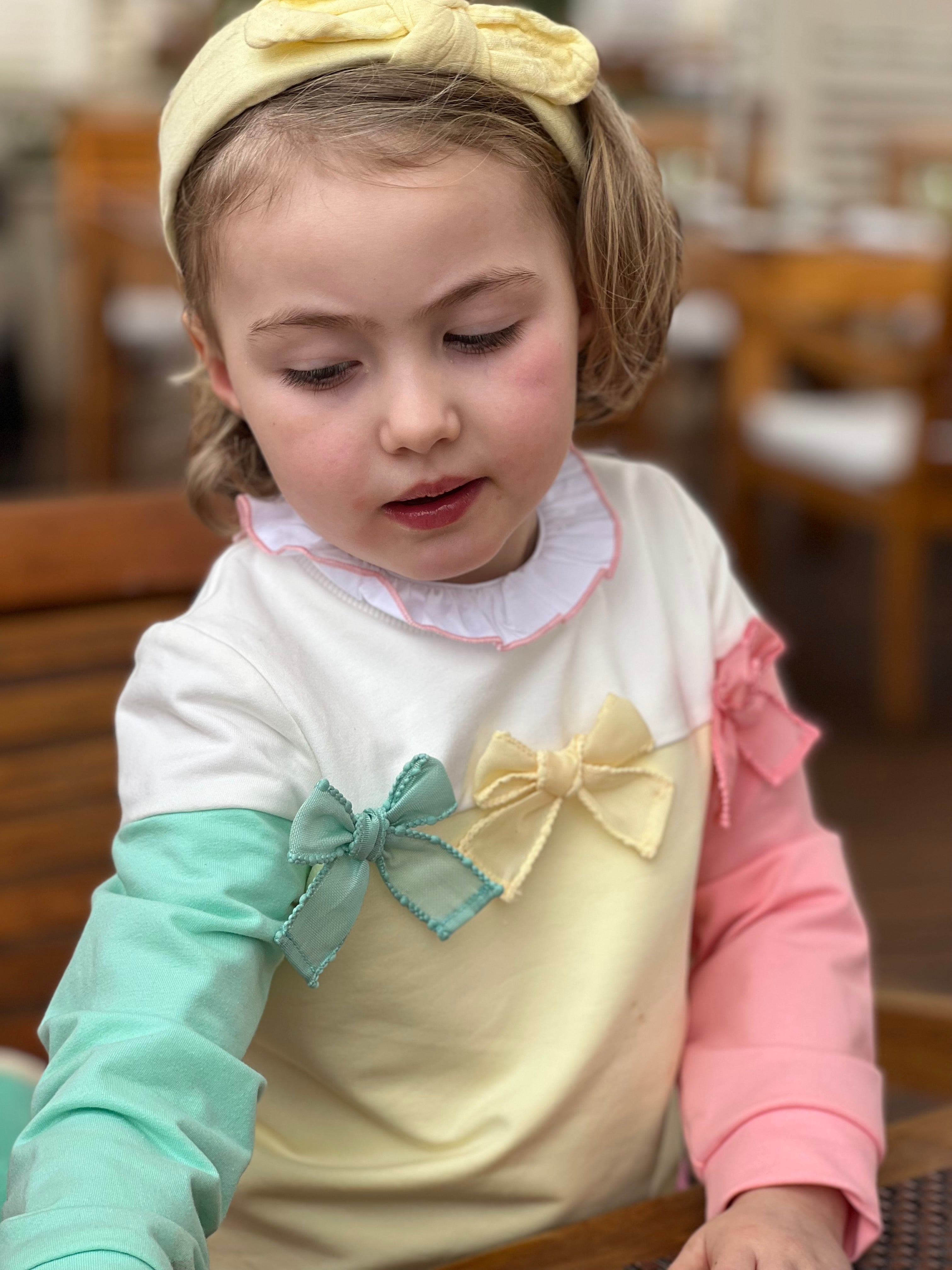 SWEATER BOW