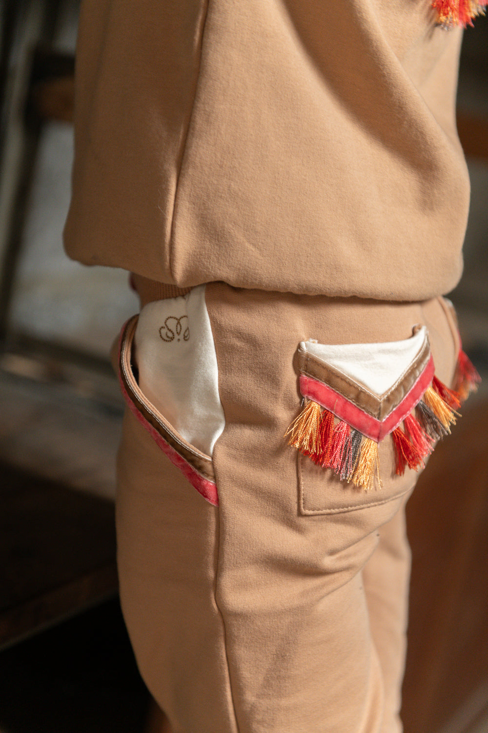 JOGGER RUFFLE